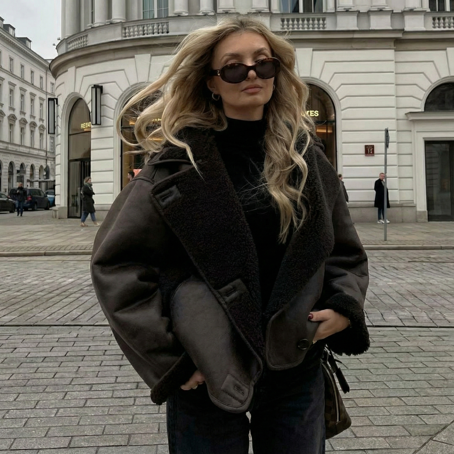 LAURA™ | ABRIGO