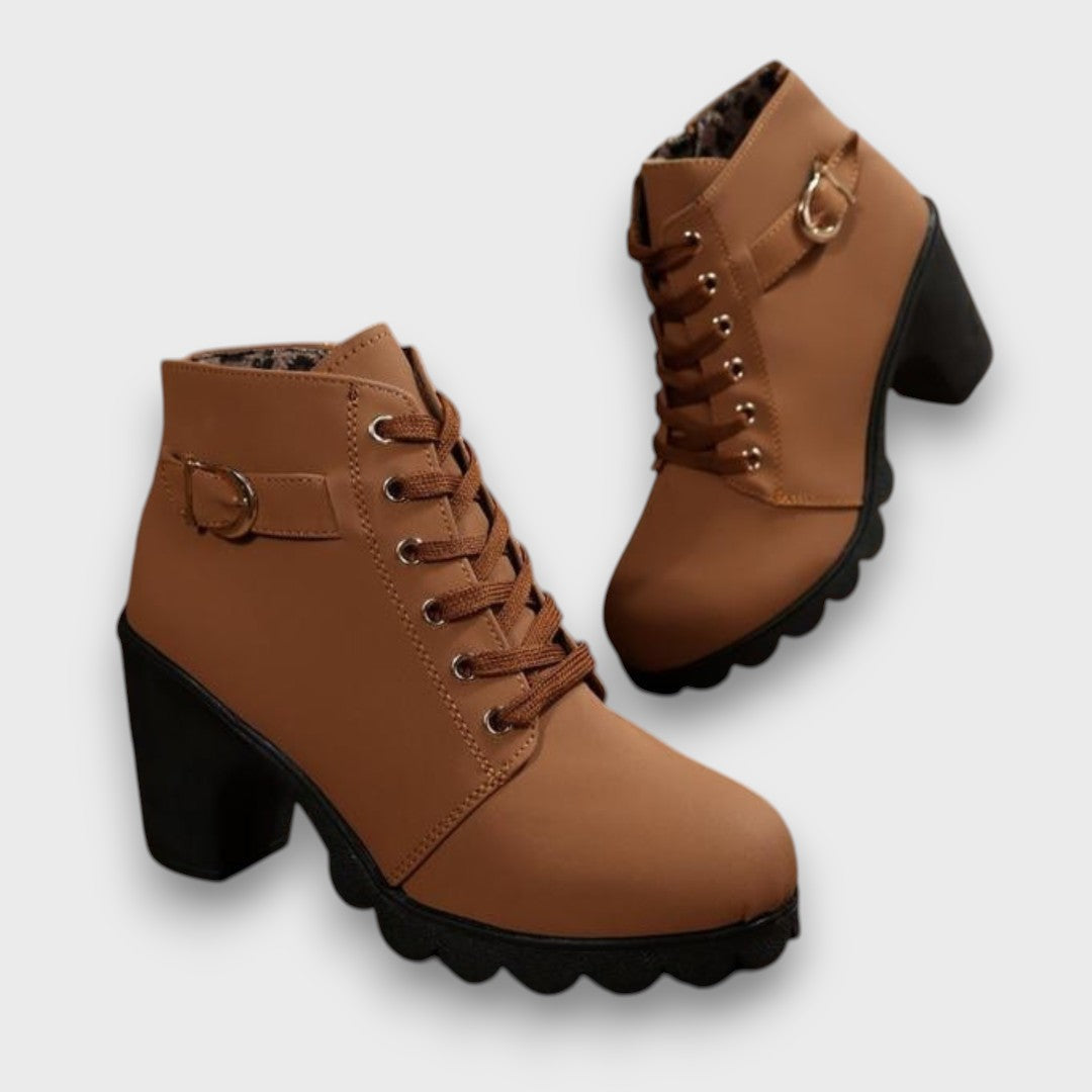 Isabel | Botas Ortopédicas con Hebilla & Tacón Chunky