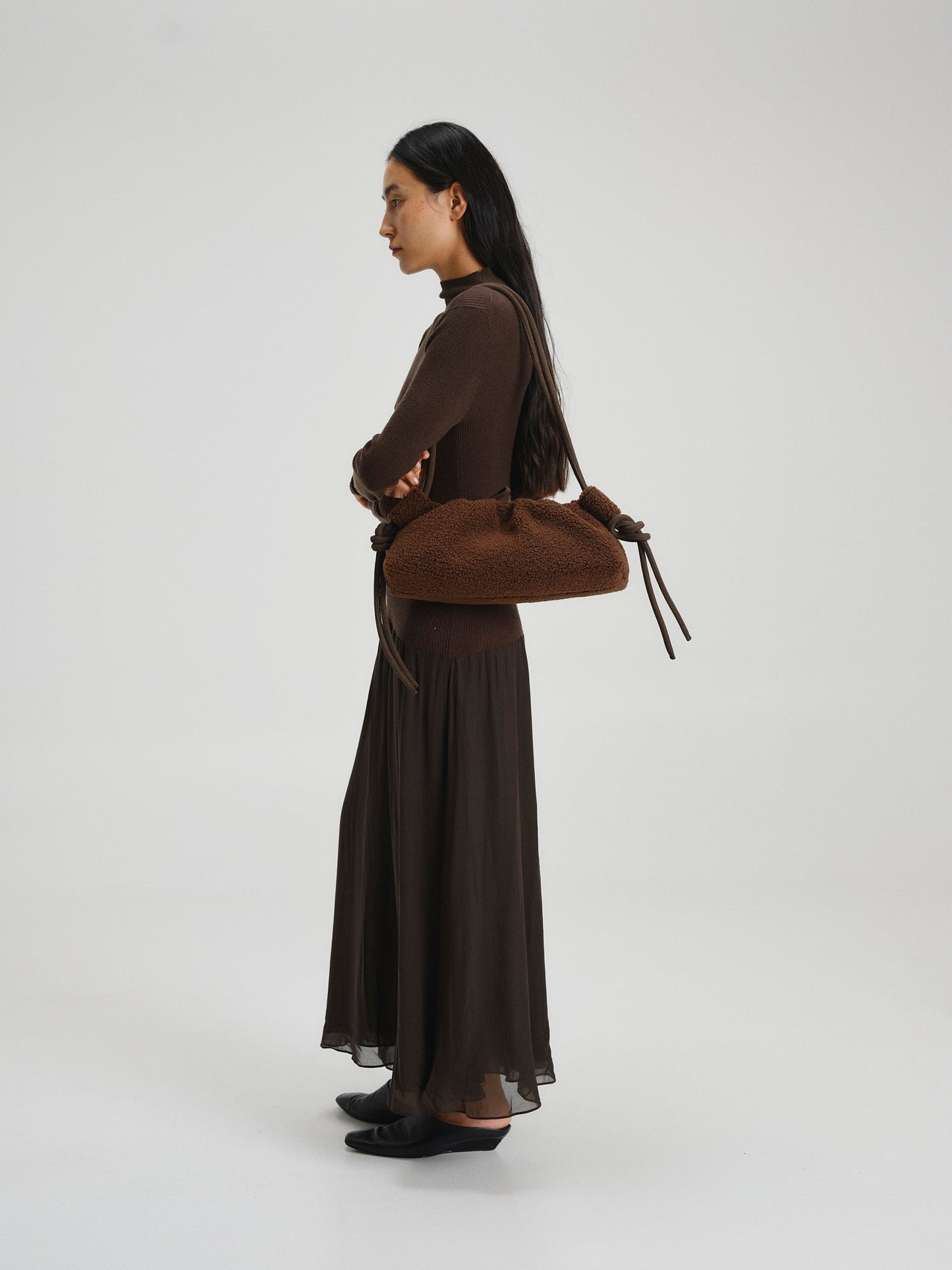 Clara – Bolso con Elegancia Escultural en Borgoña