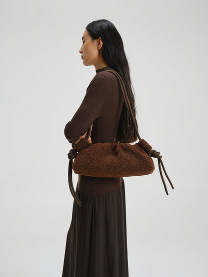 Clara – Bolso con Elegancia Escultural en Borgoña