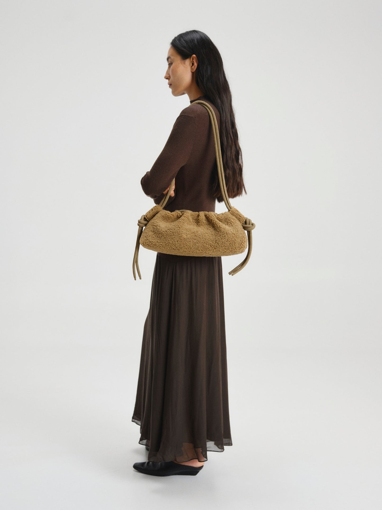 Clara – Bolso con Elegancia Escultural en Borgoña