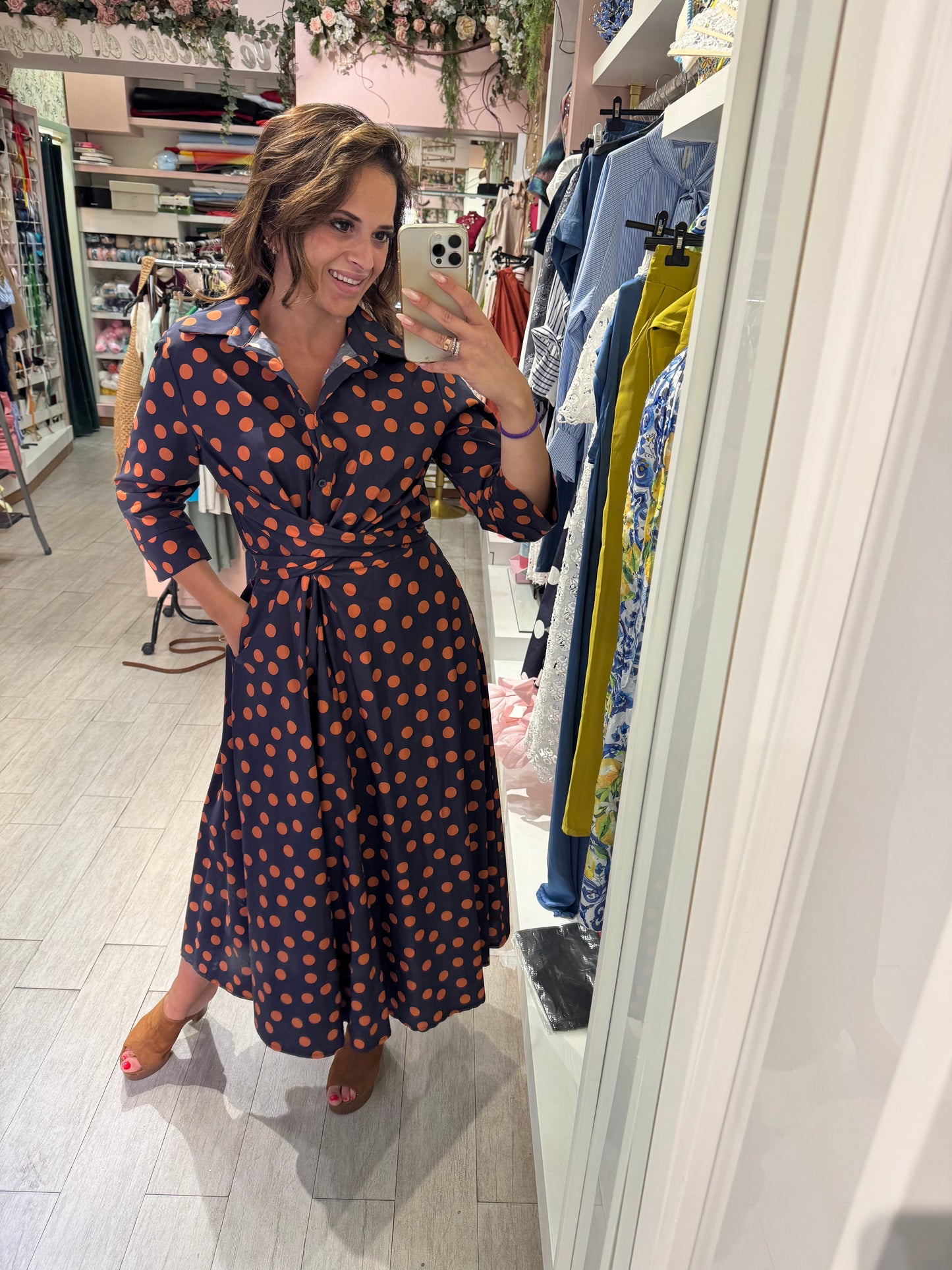 Paula - Vestido Camisero Midi Verde con Topos