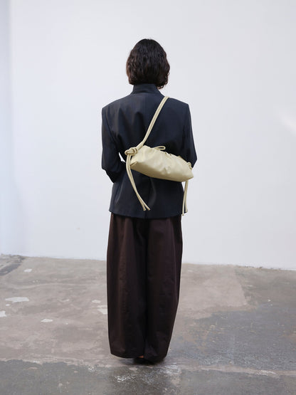 Clara – Bolso con Elegancia Escultural en Borgoña