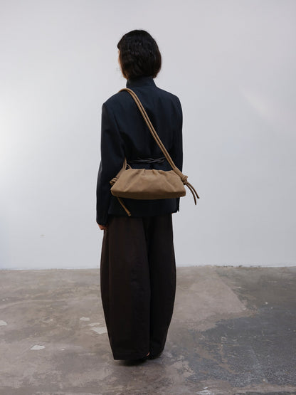 Clara – Bolso con Elegancia Escultural en Borgoña