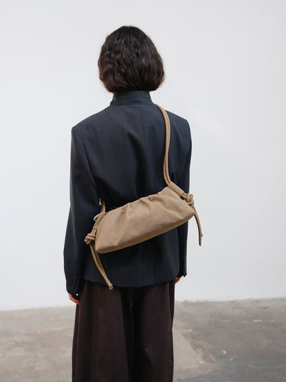 Clara – Bolso con Elegancia Escultural en Borgoña