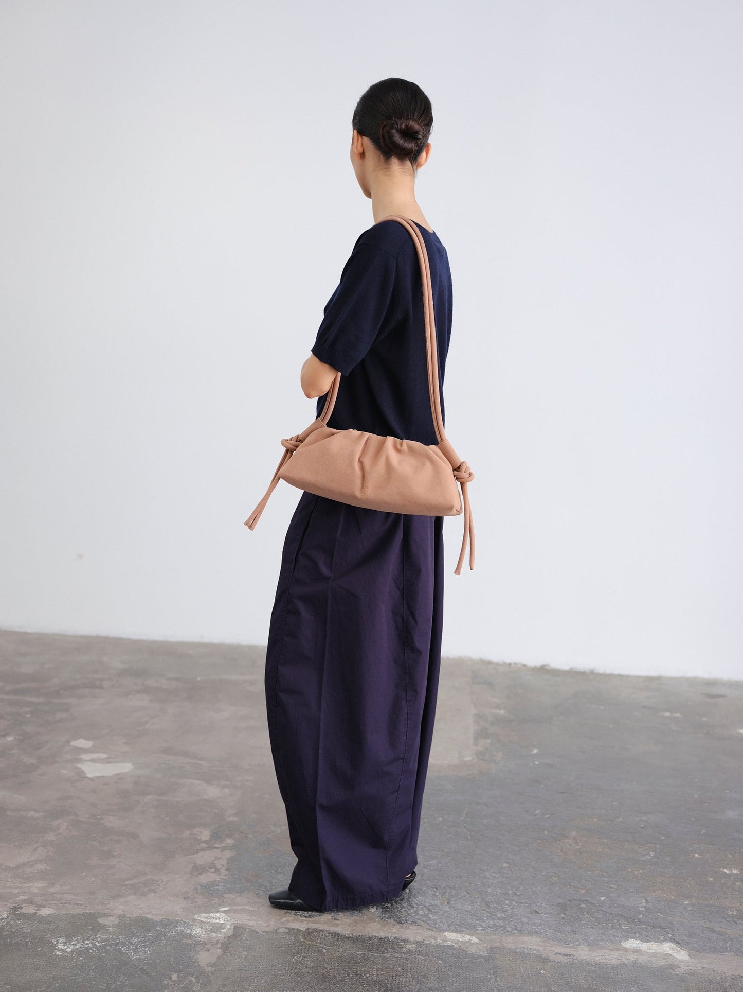 Clara – Bolso con Elegancia Escultural en Borgoña
