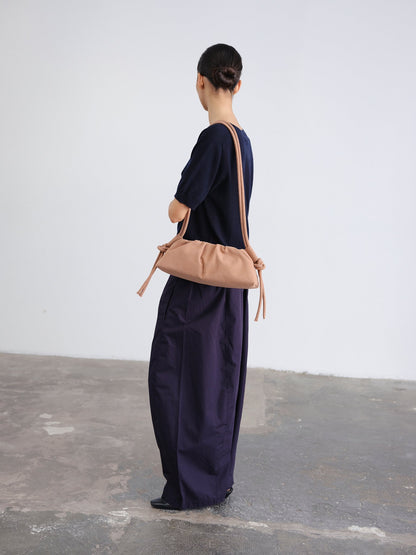 Clara – Bolso con Elegancia Escultural en Borgoña