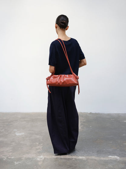 Clara – Bolso con Elegancia Escultural en Borgoña