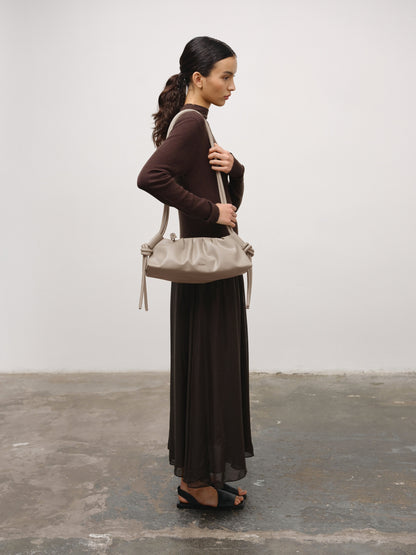 Clara – Bolso con Elegancia Escultural en Borgoña