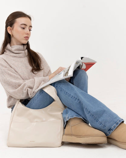 Bolso Hobo  – Tu Oficina Portátil con Estilo