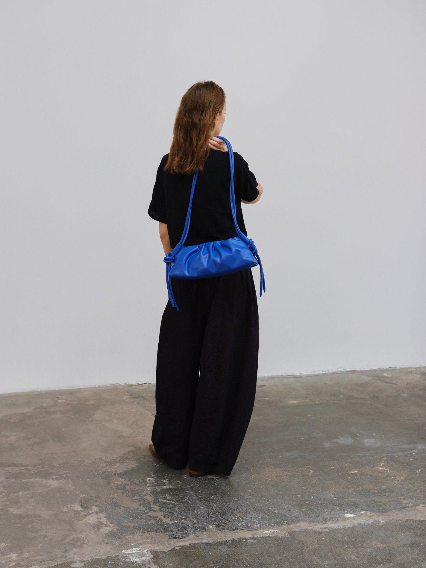 Clara – Bolso con Elegancia Escultural en Borgoña