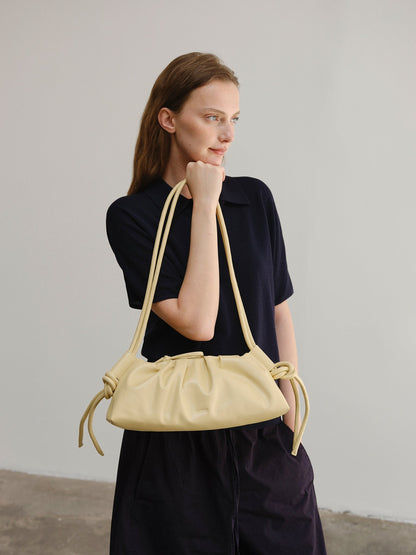 Clara – Bolso con Elegancia Escultural en Borgoña