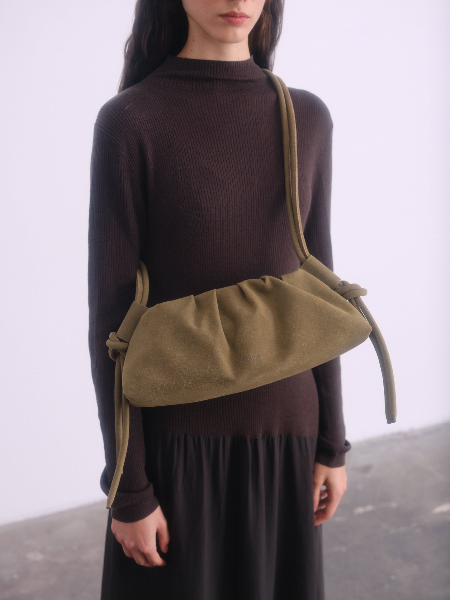 Clara – Bolso con Elegancia Escultural en Borgoña