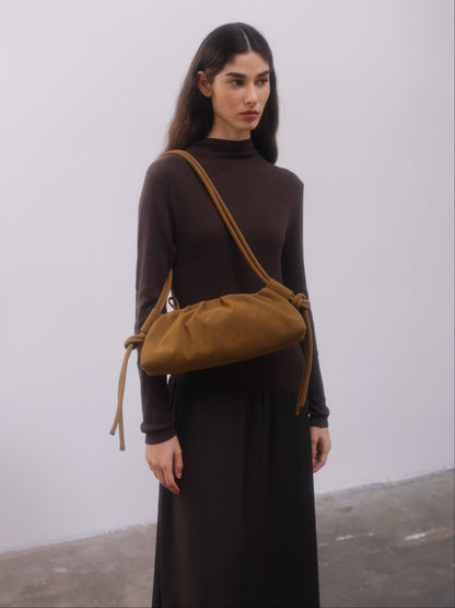 Clara – Bolso con Elegancia Escultural en Borgoña
