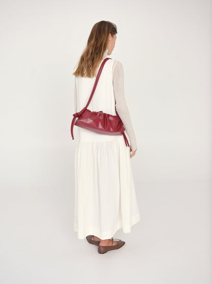Clara – Bolso con Elegancia Escultural en Borgoña