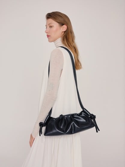 Clara – Bolso con Elegancia Escultural en Borgoña