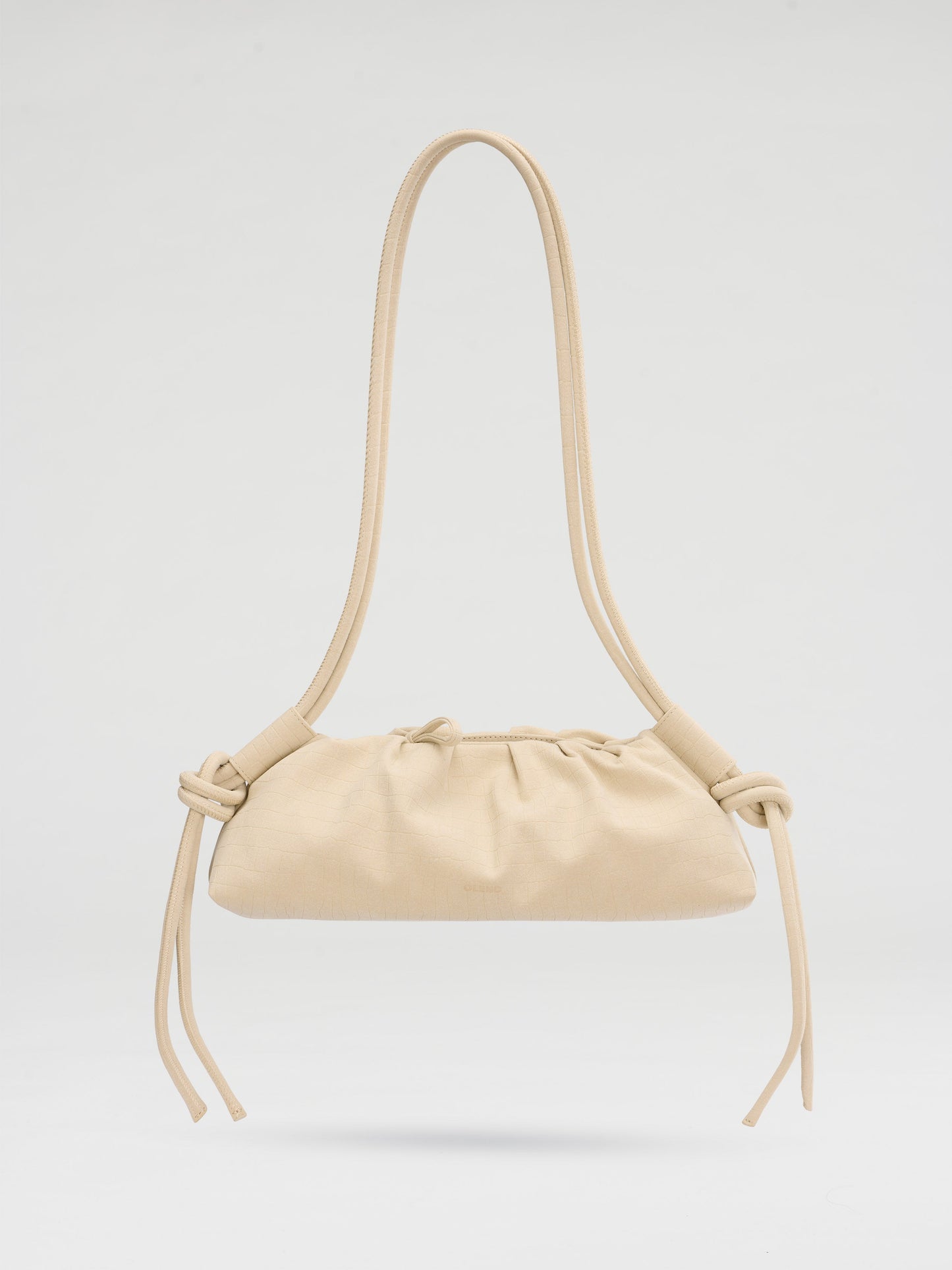 Clara – Bolso con Elegancia Escultural en Borgoña