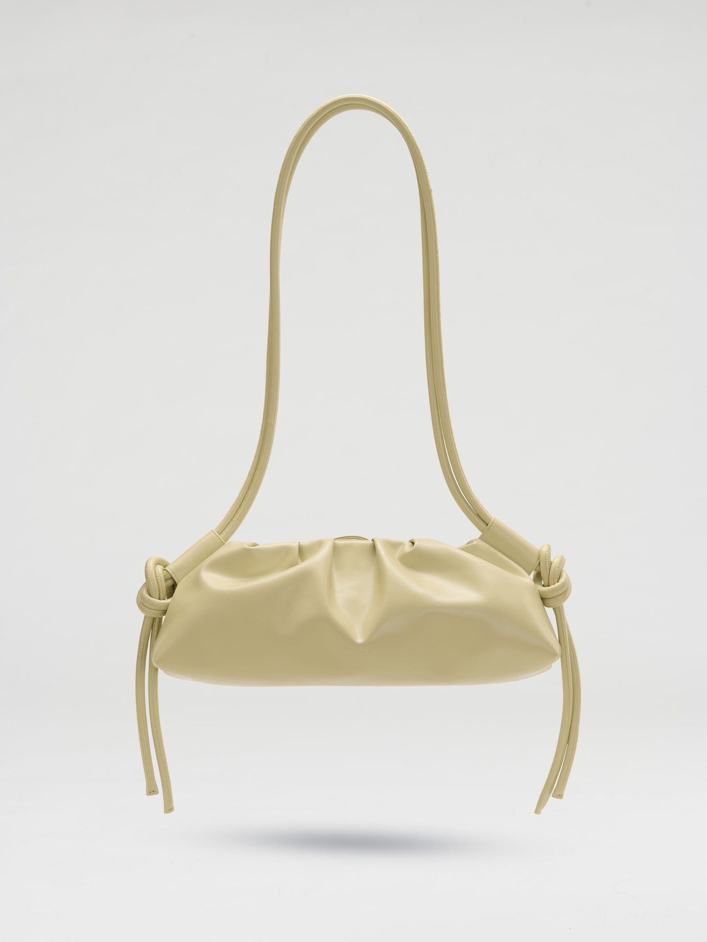 Clara – Bolso con Elegancia Escultural en Borgoña