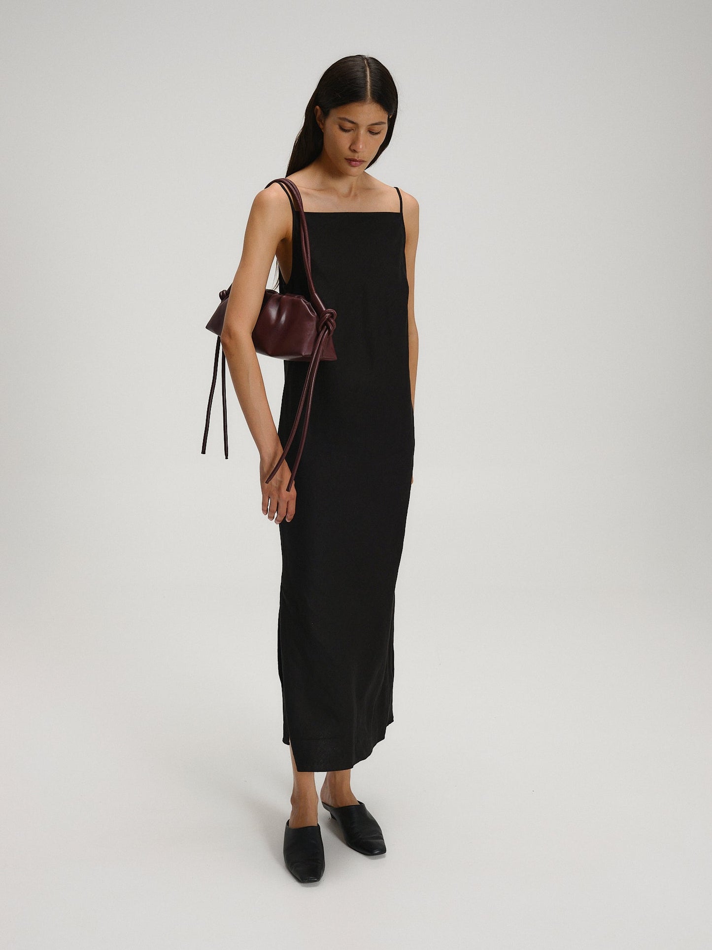 Clara – Bolso con Elegancia Escultural en Borgoña
