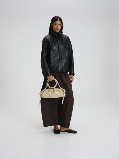 Clara – Bolso con Elegancia Escultural en Borgoña