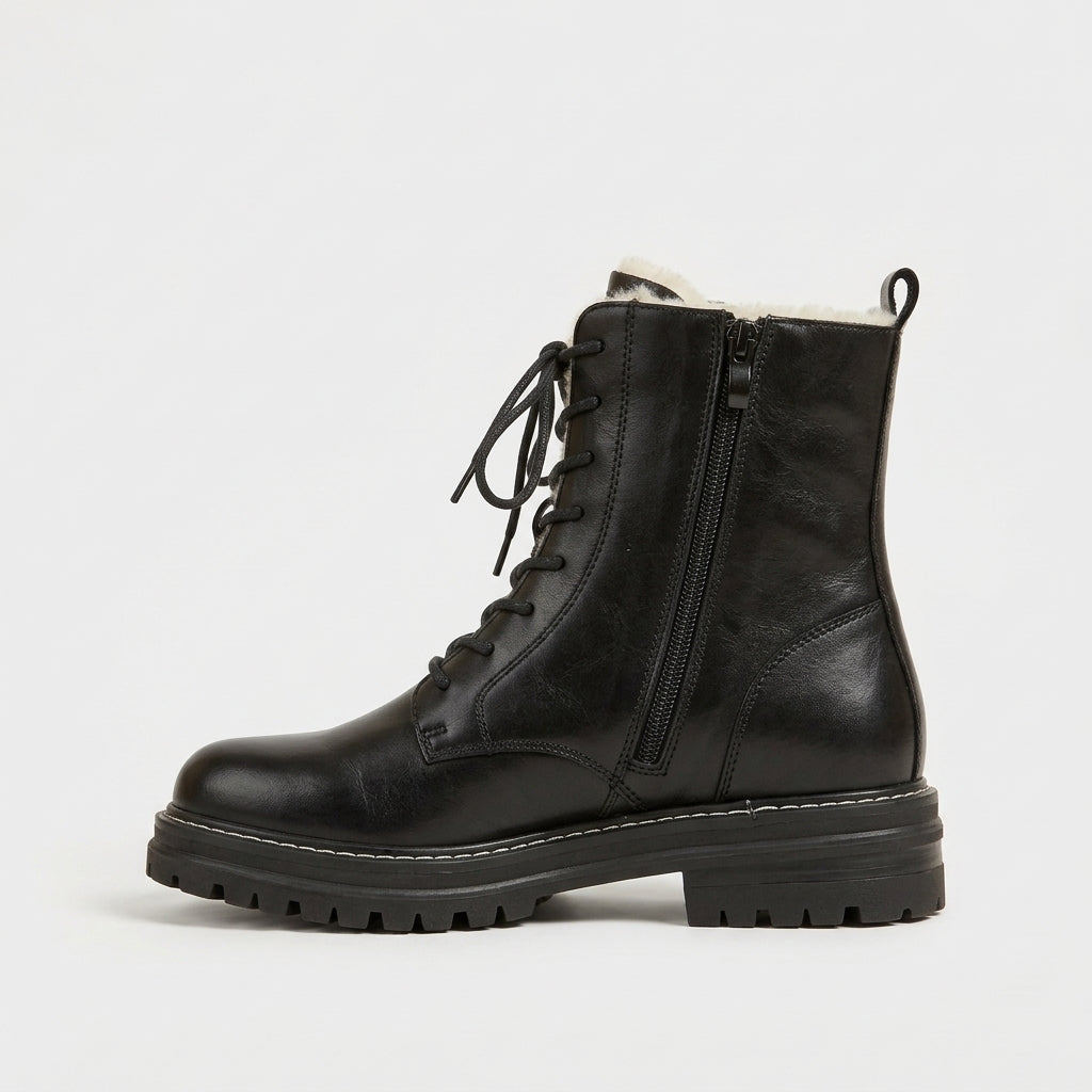 Bota María de perfil con cordones, cremallera y suela gruesa